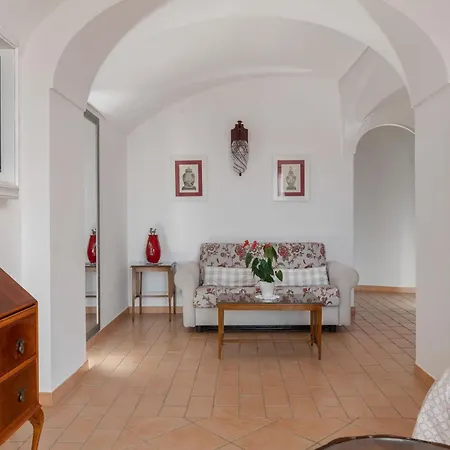 Carminia Villa *