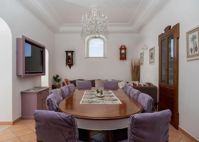 Carminia Villa Positano