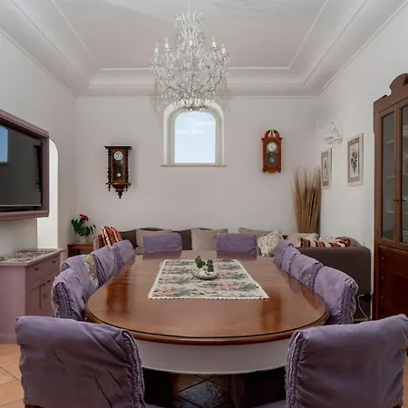Carminia Villa Positano