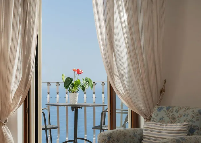 Carminia Villa Positano